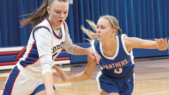 Panther girls can’t overcome slow start