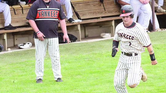 SCHMITT, YANKS BLANK JAXX, 4-0