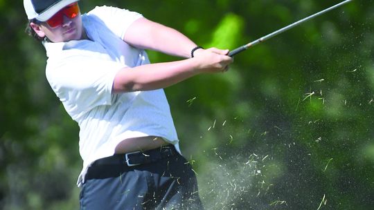 Taylor Munson is medalist in home match