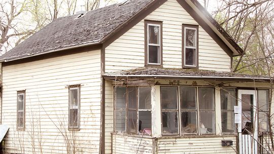 Tracy gets go-ahead for demolition of two houses