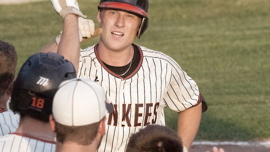 YANKEES POUND OUT 17 HITS TO DERAIL WILLMAR