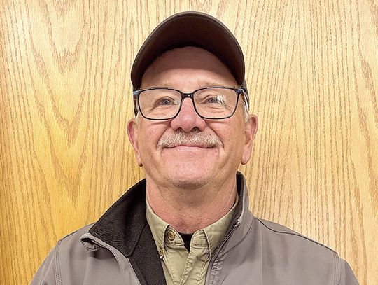 5-BALL, CORNER POCKET: LUBBEN IS ON CUE AT BIG 8-BALL TOURNAMENT