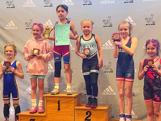 Grace Hohler & Robyn Stoks are champs!