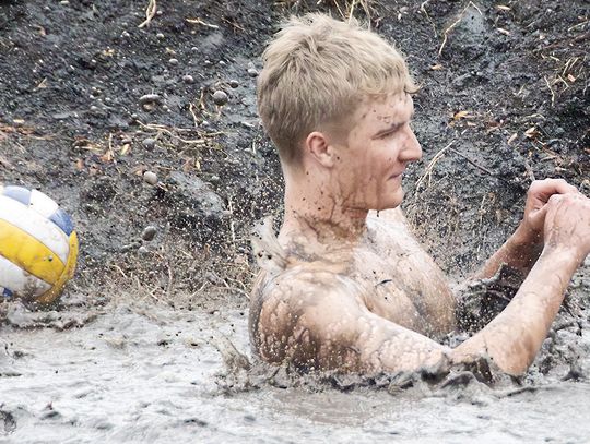 MUD VOLLEYBALL