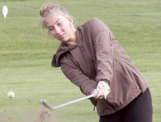 Panther golfers play 1st on home course