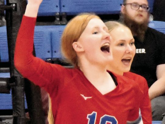 Panthers push Canby to 4 sets