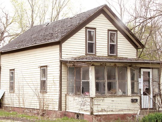 Tracy gets go-ahead for demolition of two houses