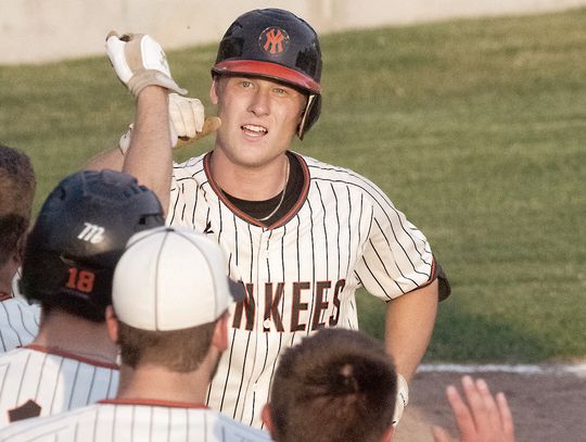 YANKEES POUND OUT 17 HITS TO DERAIL WILLMAR