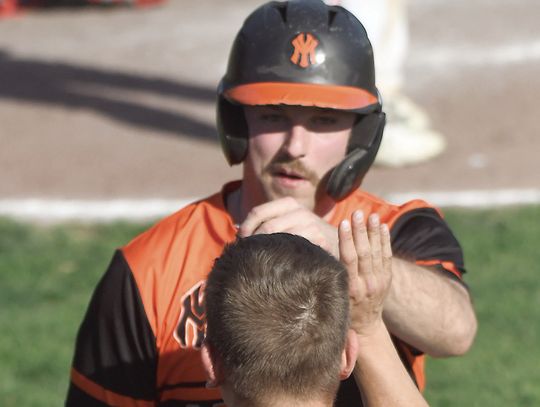 Yankees win big over Willmar; Irish fall to Windom