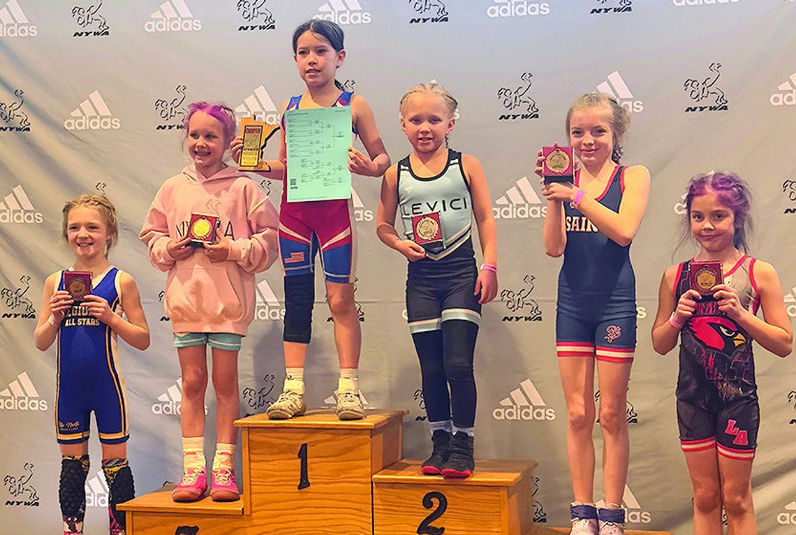 Grace Hohler & Robyn Stoks are champs!