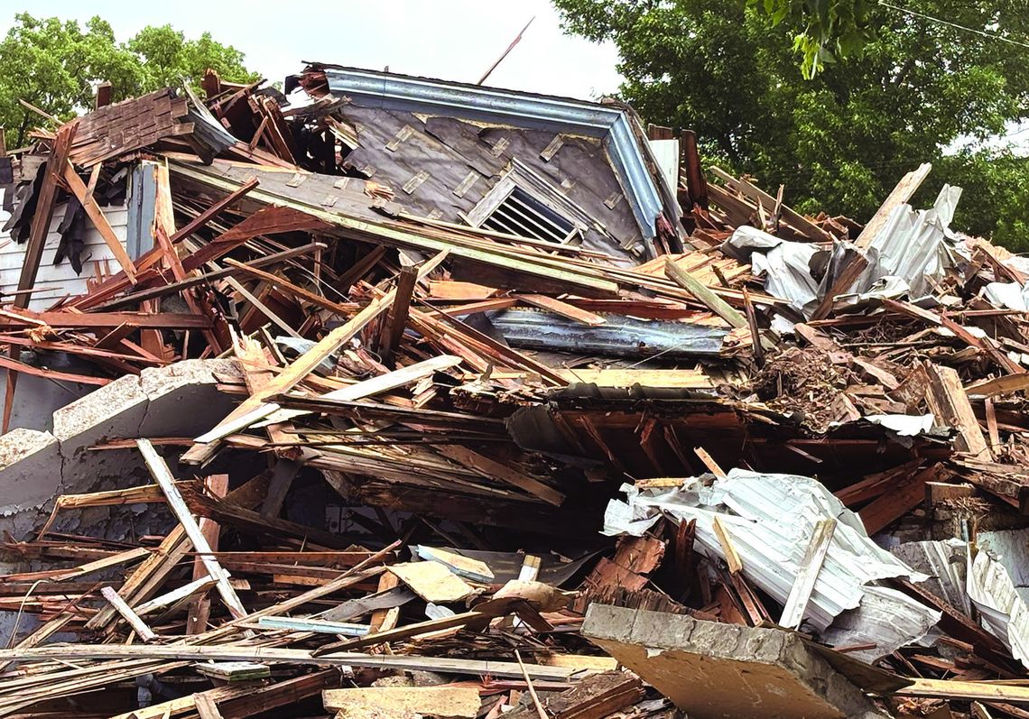 Old currie hotspot comes down Old currie hotspot comes down