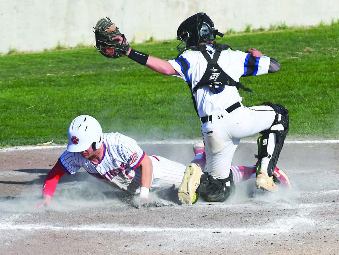 Panthers split pair of games as offense keeps on chugging