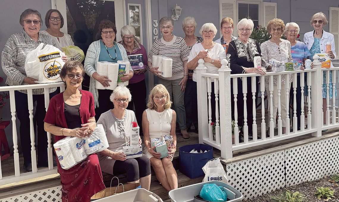 Sorosis club donates