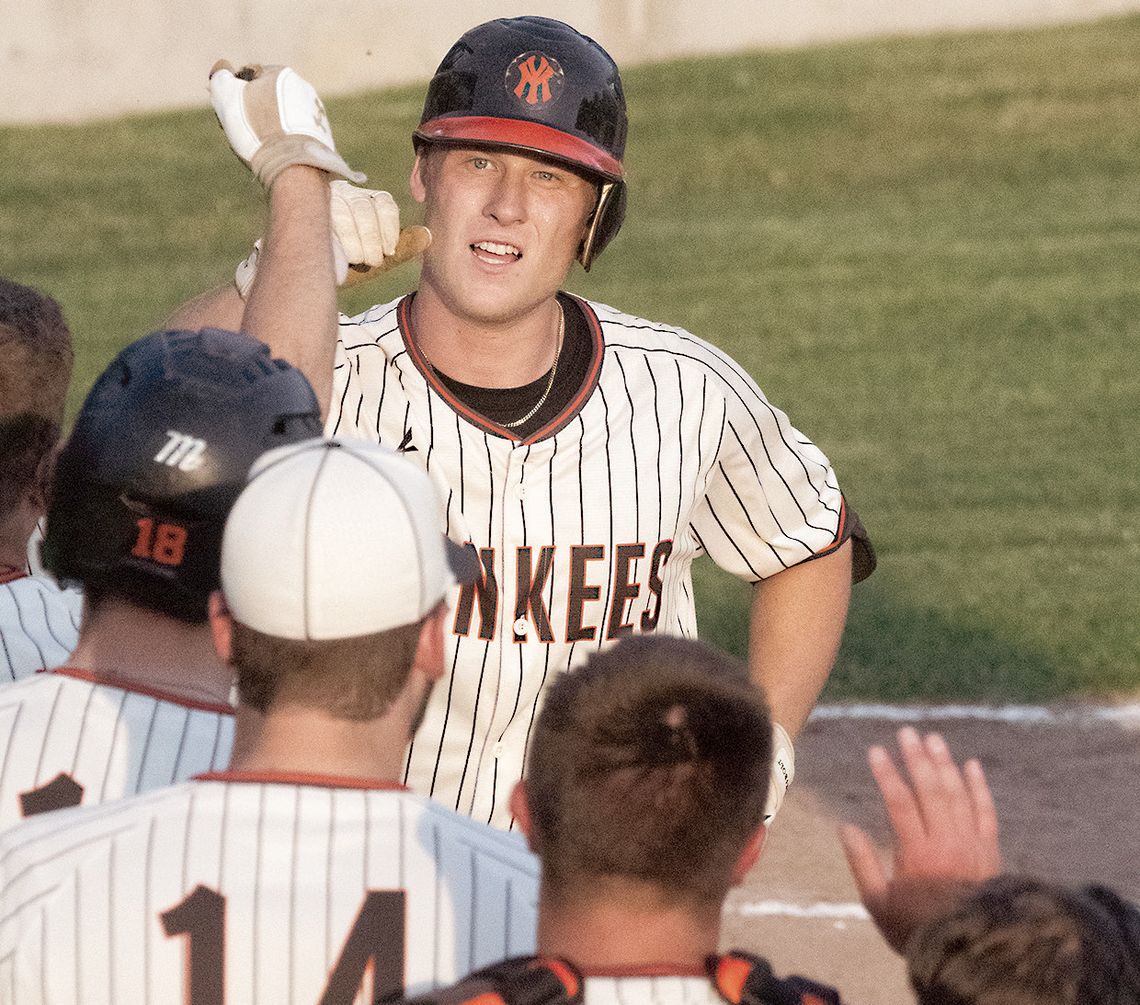 YANKEES POUND OUT 17 HITS TO DERAIL WILLMAR