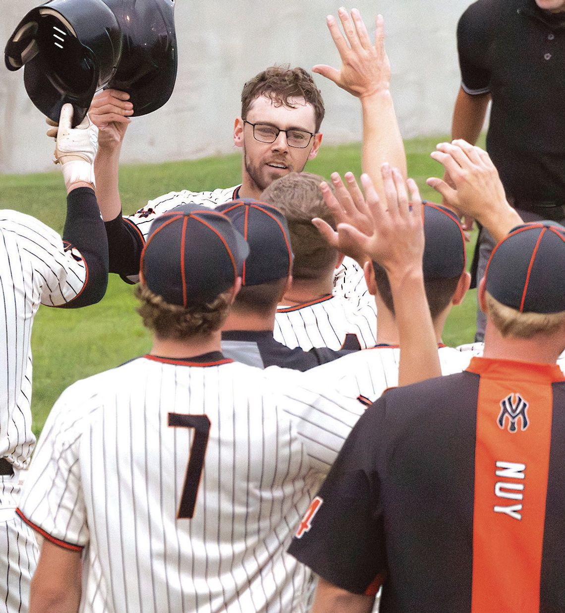Yanks close out regular season